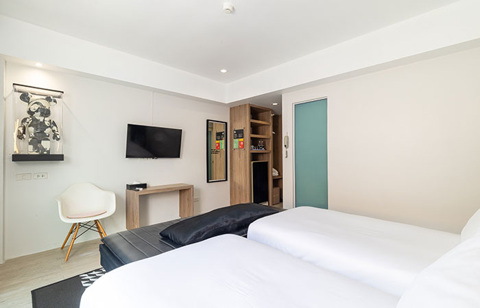 Deluxe Bathroom